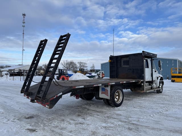 Image of International 4400 equipment image 3