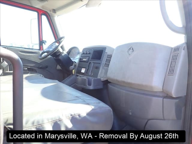 Image of International 4300 equipment image 4