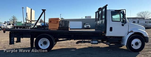 Image of International 4300 equipment image 3