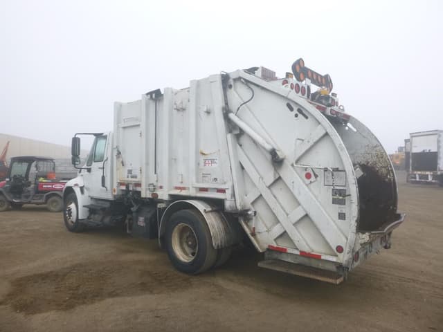 Image of International 4300 equipment image 3