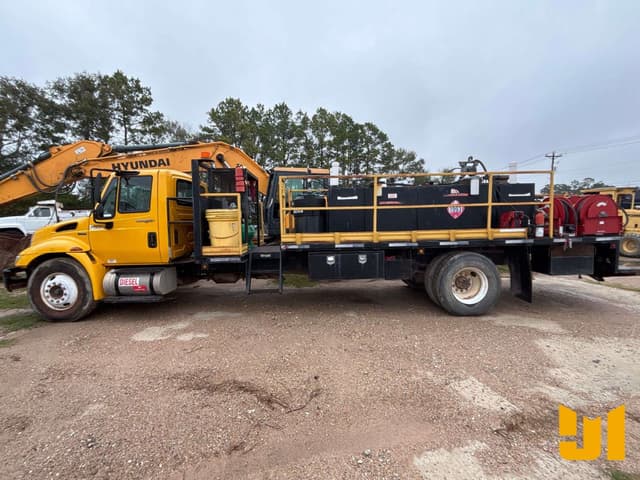 Image of International 4300 equipment image 2