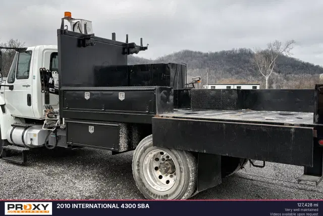 Image of International 4300 SBA equipment image 2