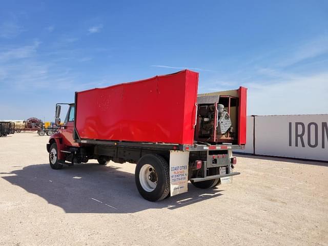 Image of International 4300 equipment image 2