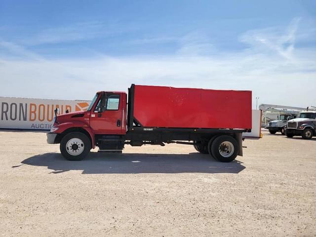 Image of International 4300 equipment image 1