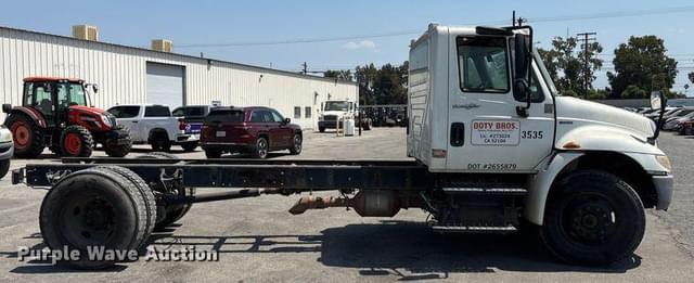 Image of International 4300 equipment image 3