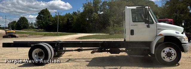 Image of International 4300 equipment image 3