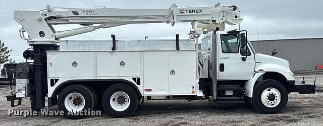 Image of International 4400 equipment image 3