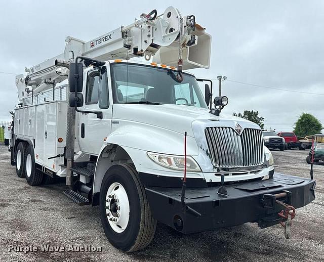 Image of International 4400 equipment image 2