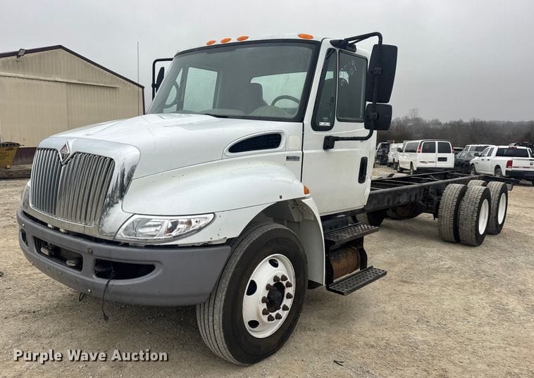 2010 International 4400 Equipment Image0