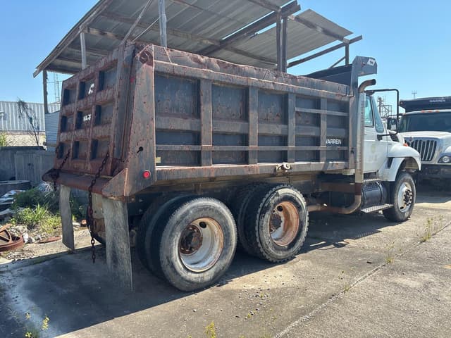 Image of International 7400 equipment image 2