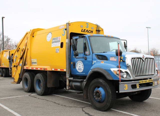 Image of International 7400 equipment image 3