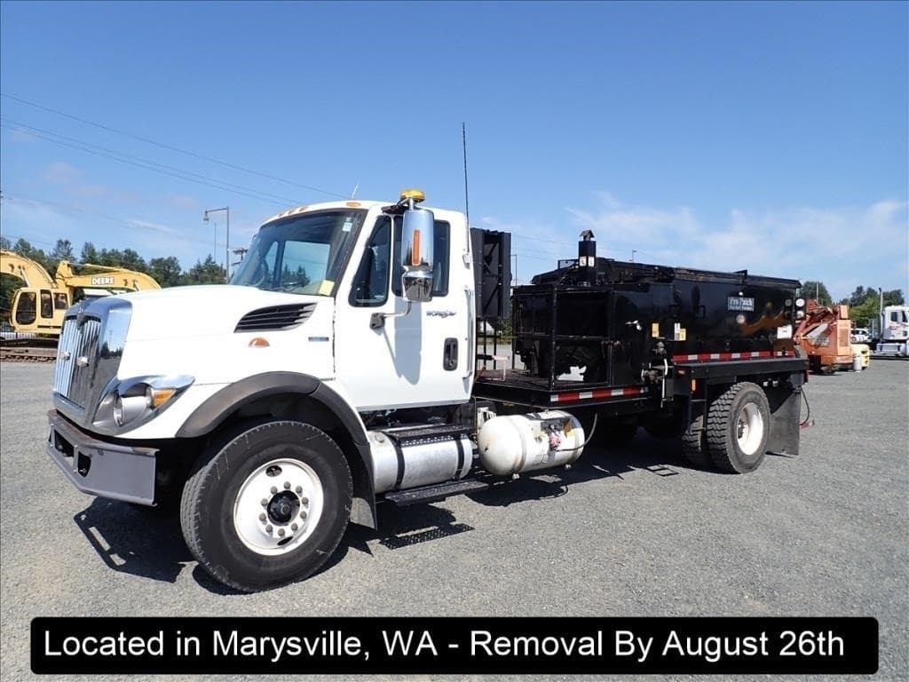 Image of International 7400 Primary image