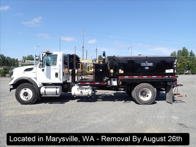 Image of International 7400 equipment image 3