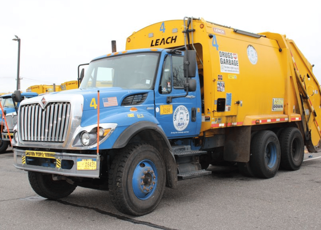 2010 International 7400 Equipment Image0