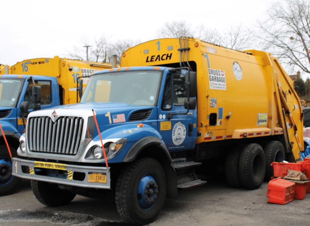 2010 International 7400 Equipment Image0