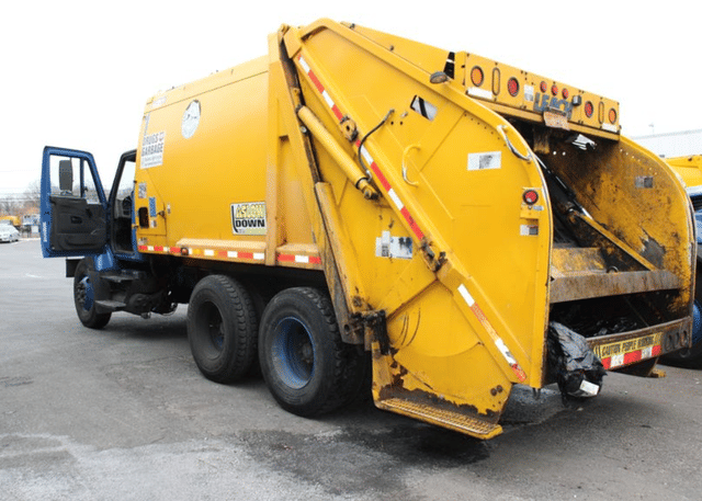 Image of International 7400 equipment image 1