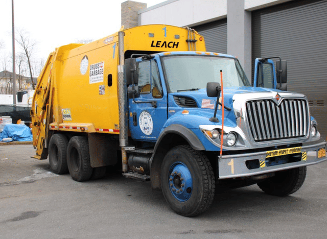 Image of International 7400 equipment image 3