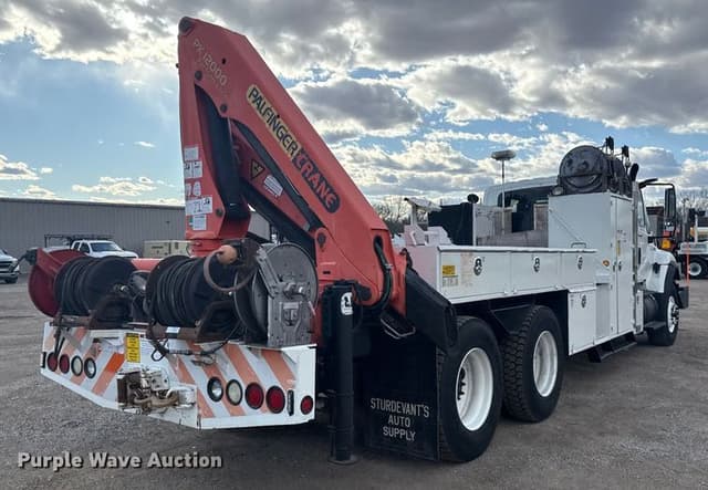 Image of International 7400 equipment image 4