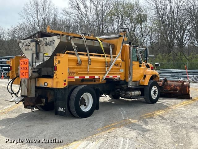 Image of International 7400 equipment image 4