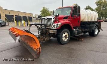 Main image International 7400