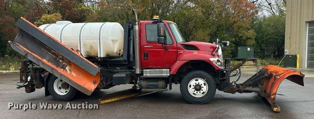 Image of International 7400 equipment image 3