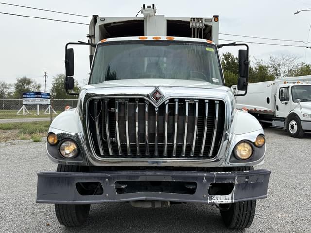 Image of International 7400 SBA equipment image 2