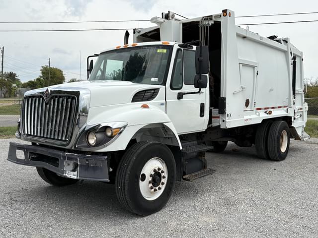 Image of International 7400 SBA equipment image 3