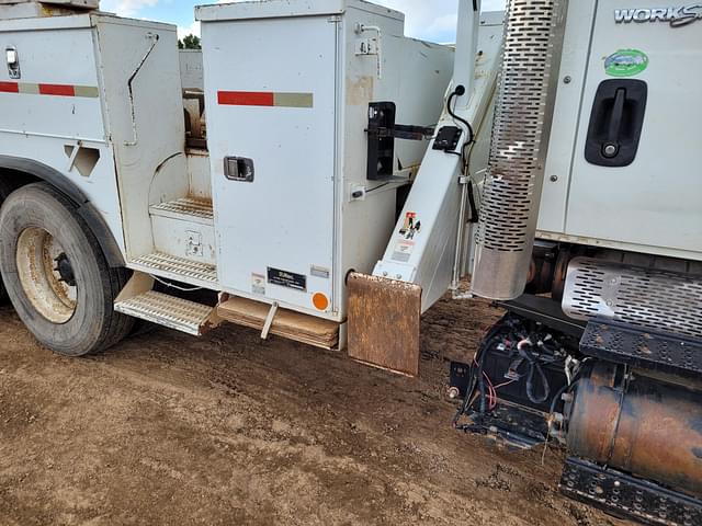 Image of International 7400 equipment image 2