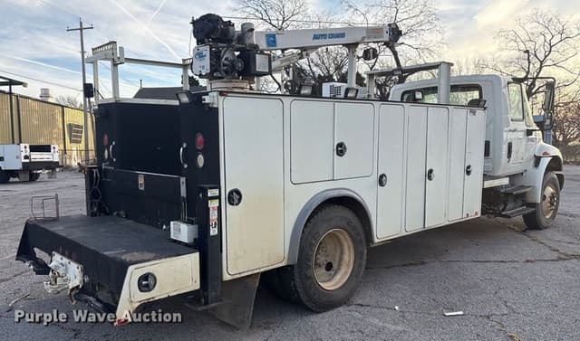 Image of International 7400 equipment image 4