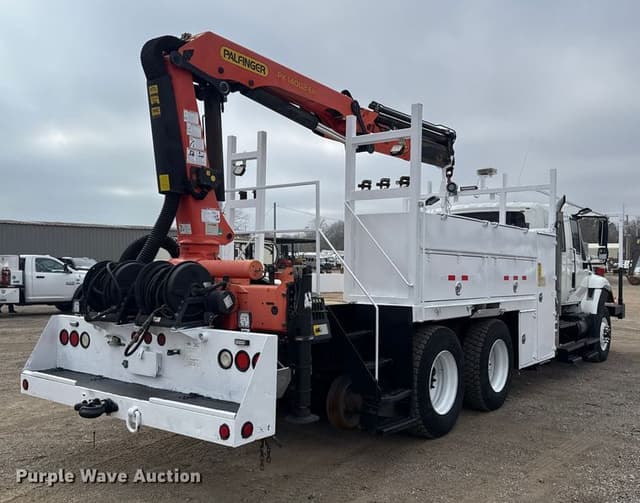 Image of International 7500 equipment image 4