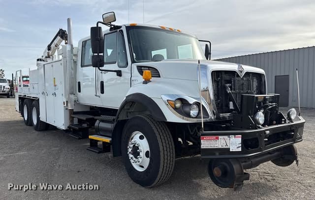 Image of International 7500 equipment image 2