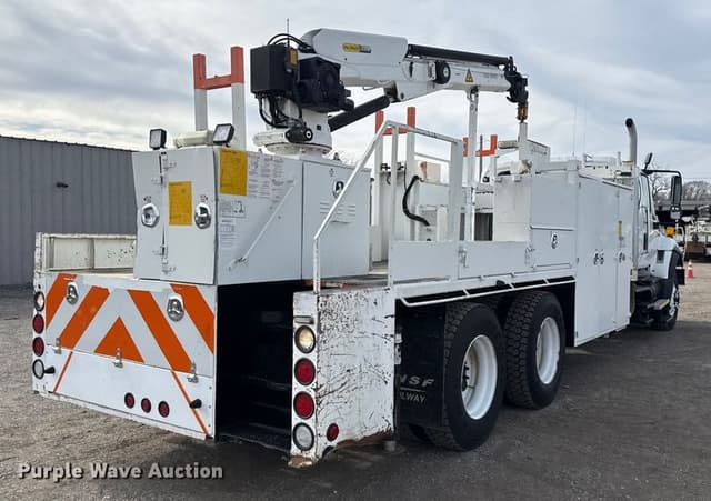 Image of International 7500 equipment image 4