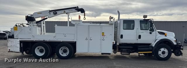 Image of International 7500 equipment image 3