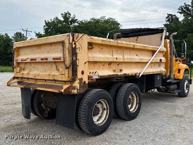 Image of International 7500 equipment image 4