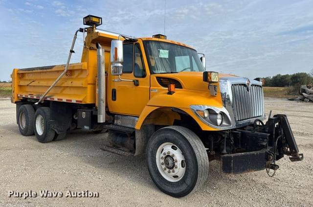 Image of International 7500 equipment image 2