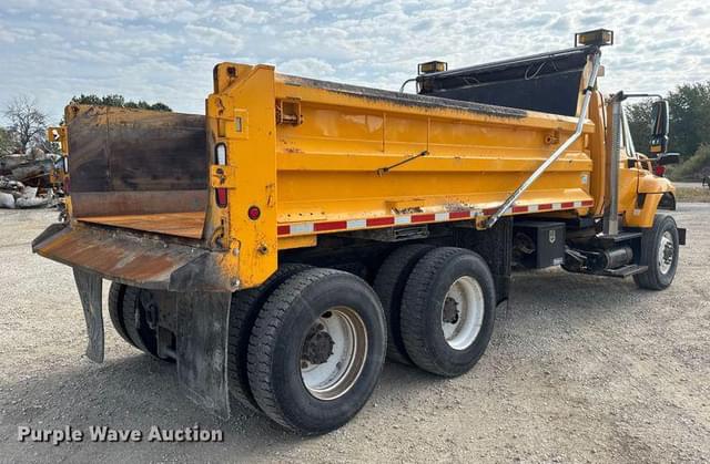 Image of International 7500 equipment image 4