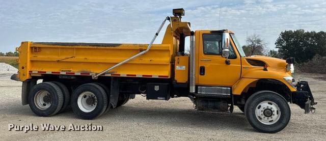 Image of International 7500 equipment image 3