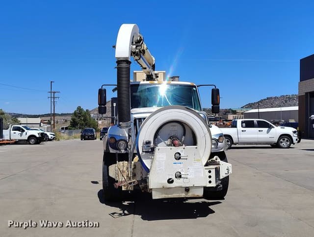 Image of International Workstar 7500 equipment image 3