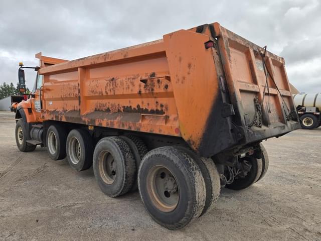 Image of International 7600 equipment image 2