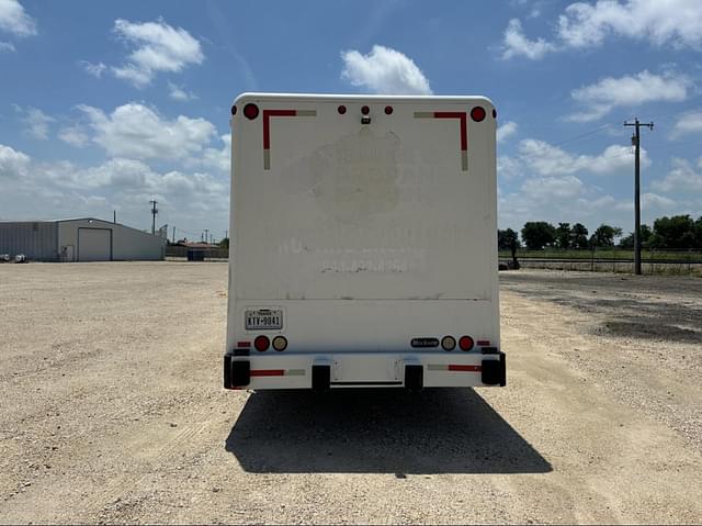 Image of International Durastar 4300 equipment image 2