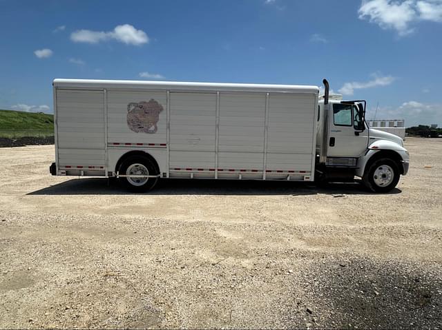 Image of International Durastar 4300 equipment image 1
