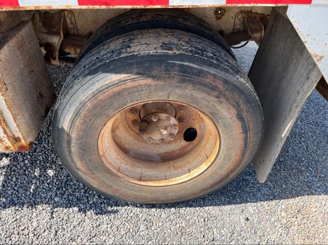 Image of International Durastar 4300 equipment image 3