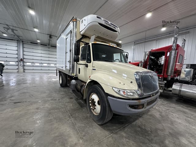 Image of International Durastar 4300 equipment image 3