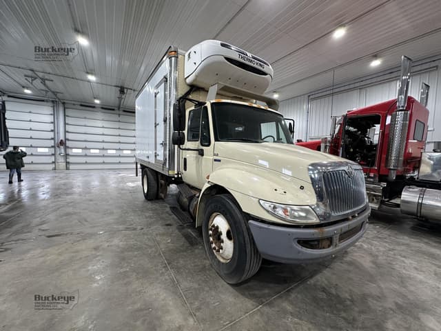 Image of International Durastar 4300 equipment image 4