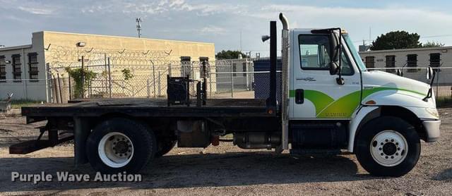 Image of International Durastar 4300 equipment image 3