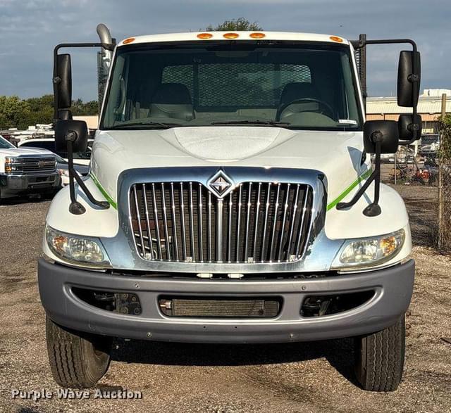 Image of International Durastar 4300 equipment image 1