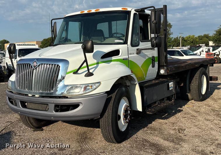 2010 International Durastar 4300 Equipment Image0