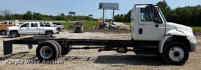 Image of International Durastar 4300 equipment image 3