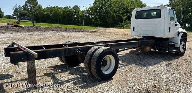 Image of International Durastar 4300 equipment image 4