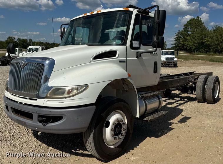 2010 International Durastar 4300 Equipment Image0